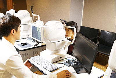 망막 단층 촬영 및 안저 촬영 검사 3D - OCT